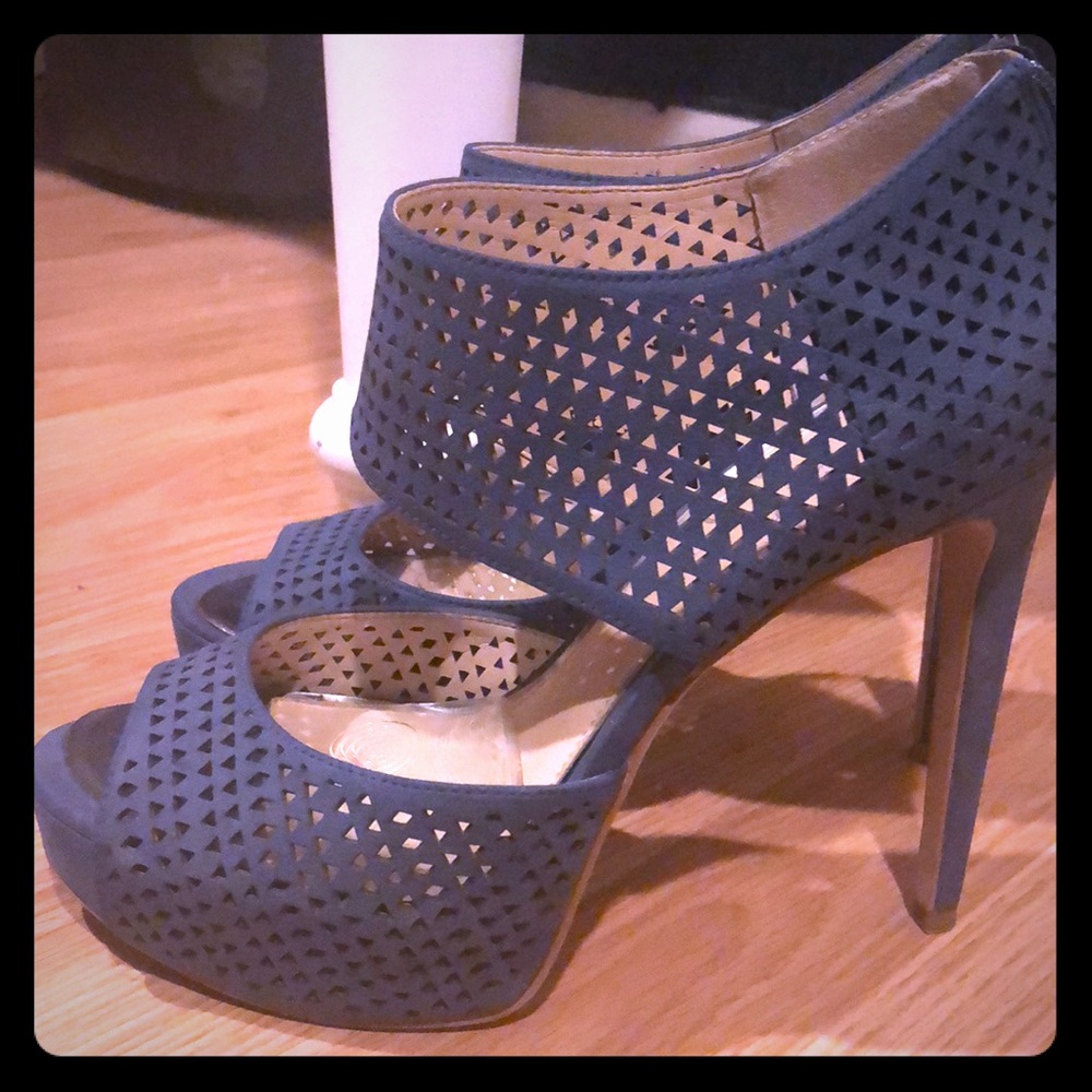 Jessica Simpson Bana Platform Heels